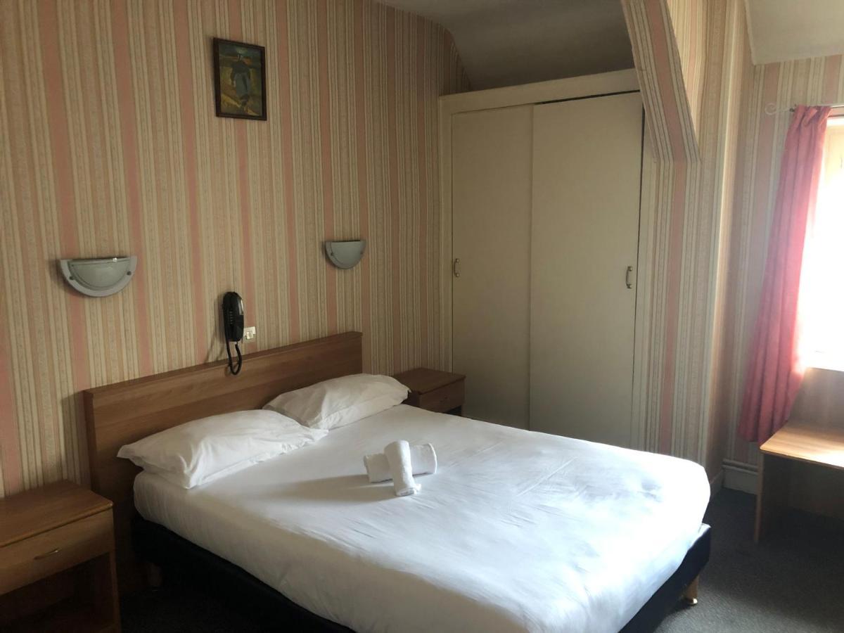 Logis Hostellerie Du Cheval Blanc Sainte-Maure-de-Touraine Exteriér fotografie