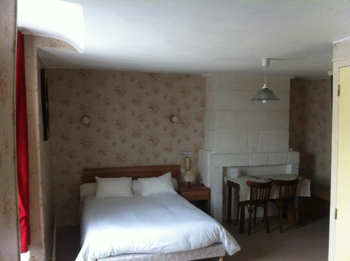 Logis Hostellerie Du Cheval Blanc Sainte-Maure-de-Touraine Exteriér fotografie