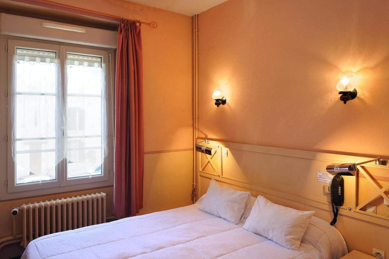 Logis Hostellerie Du Cheval Blanc Sainte-Maure-de-Touraine Exteriér fotografie
