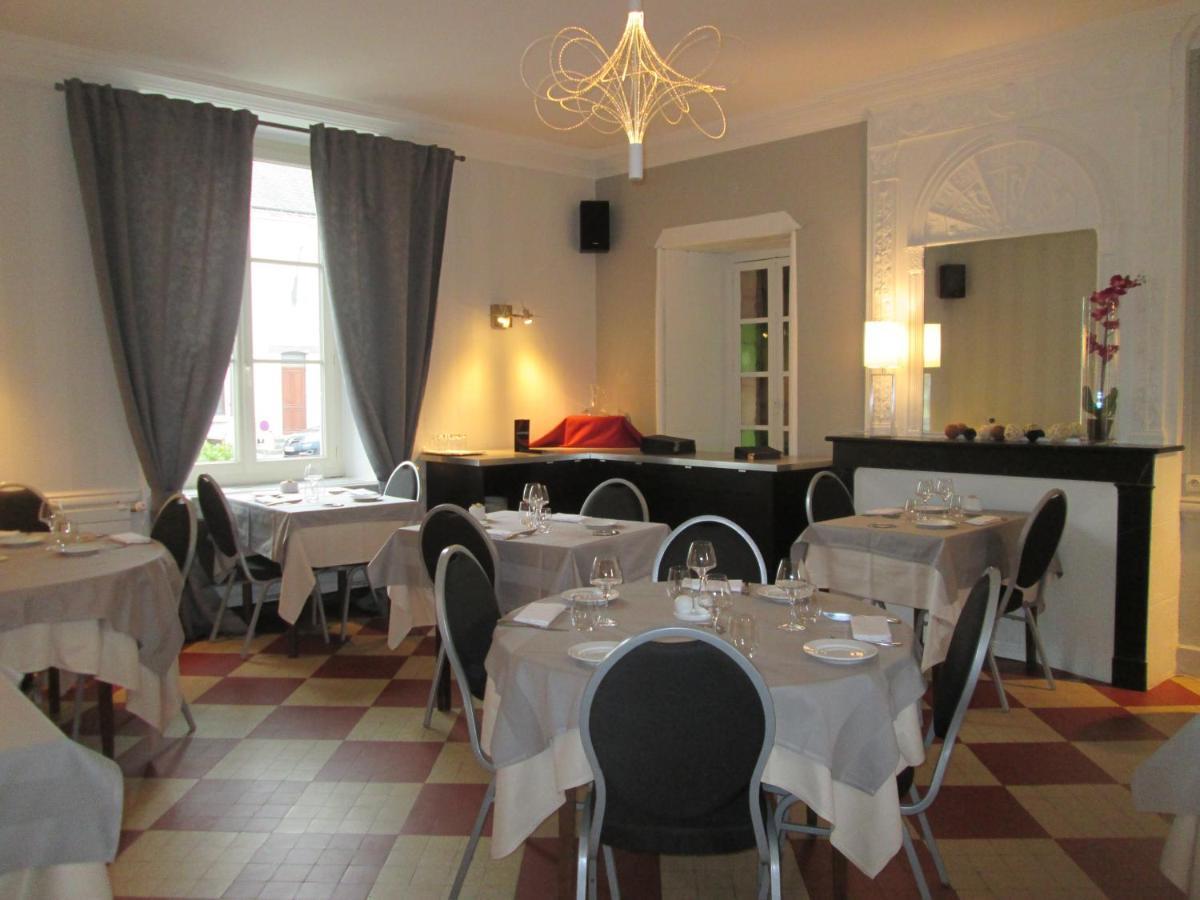 Logis Hostellerie Du Cheval Blanc Sainte-Maure-de-Touraine Exteriér fotografie