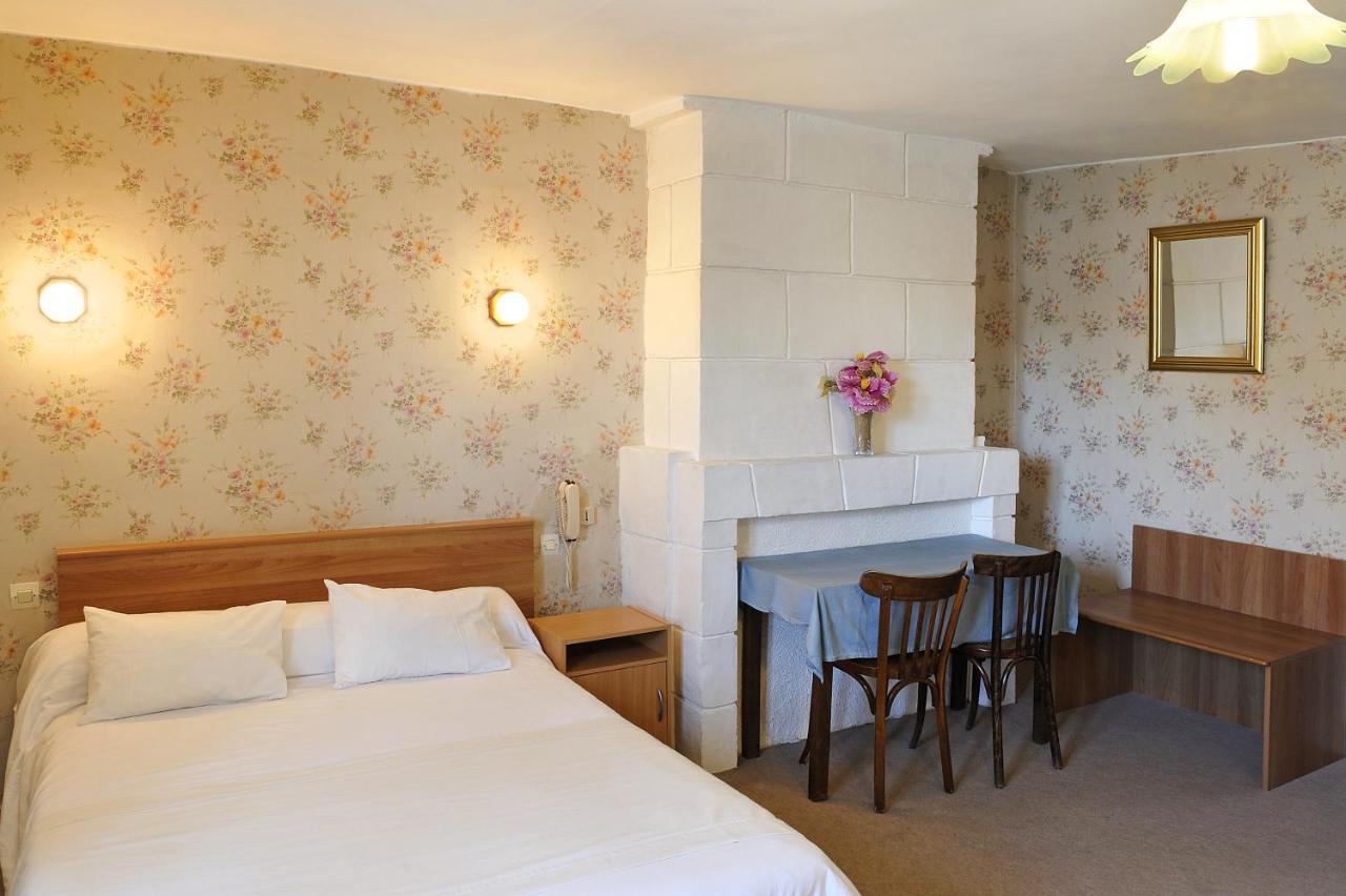 Logis Hostellerie Du Cheval Blanc Sainte-Maure-de-Touraine Exteriér fotografie