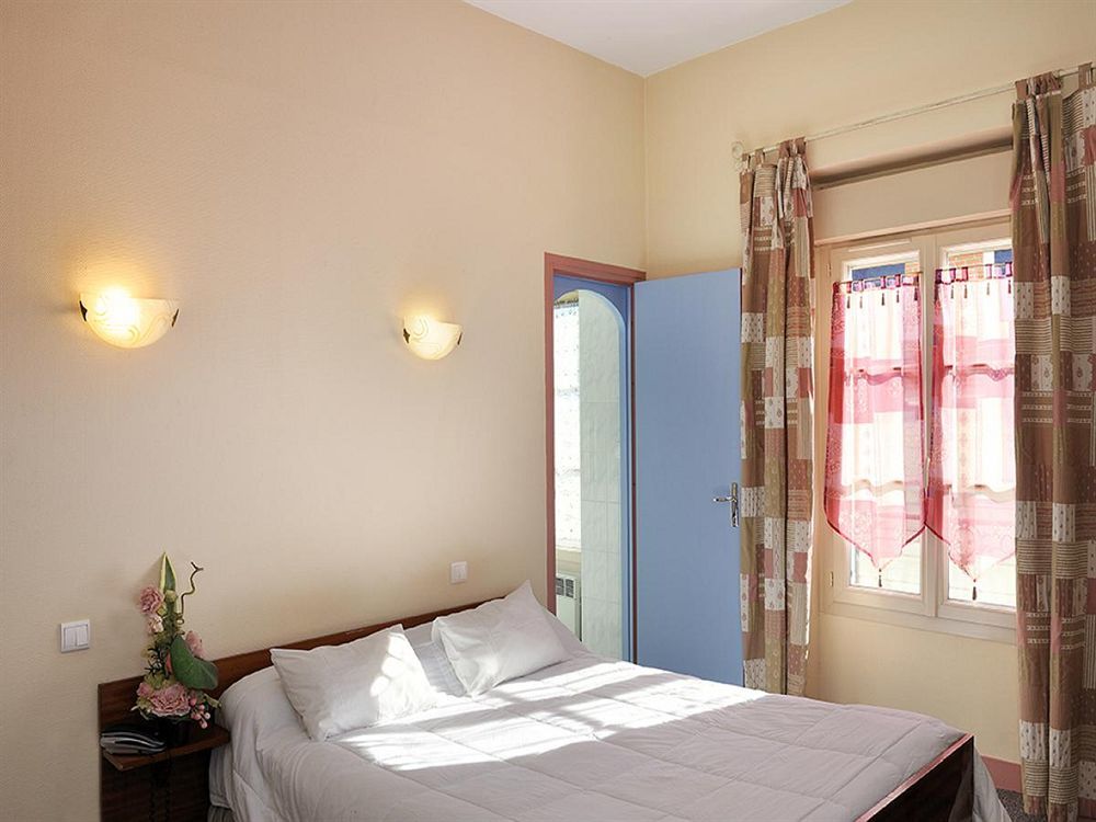 Logis Hostellerie Du Cheval Blanc Sainte-Maure-de-Touraine Exteriér fotografie
